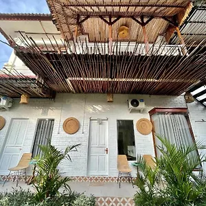 Gasthof Nikiniko House By Lolavillas - 100mts To The, Canggu