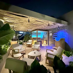 Sin Nombre Bali - Sauna, Ice Bath & Roof Terrace 坎古